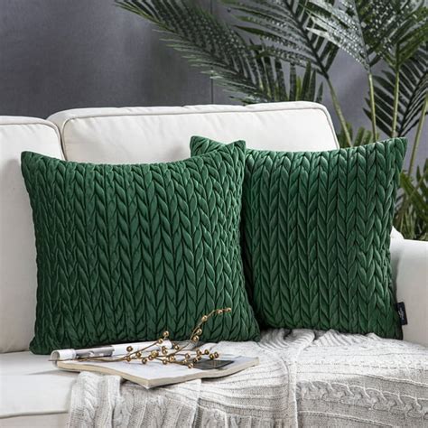 20+ Dark Green Throw Styles: Ultimate Furniture Match